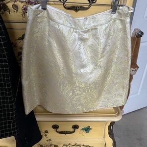 Dressy mini skirt with paisley design metallic